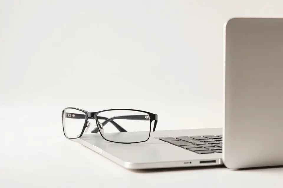 smart glasses and laptop